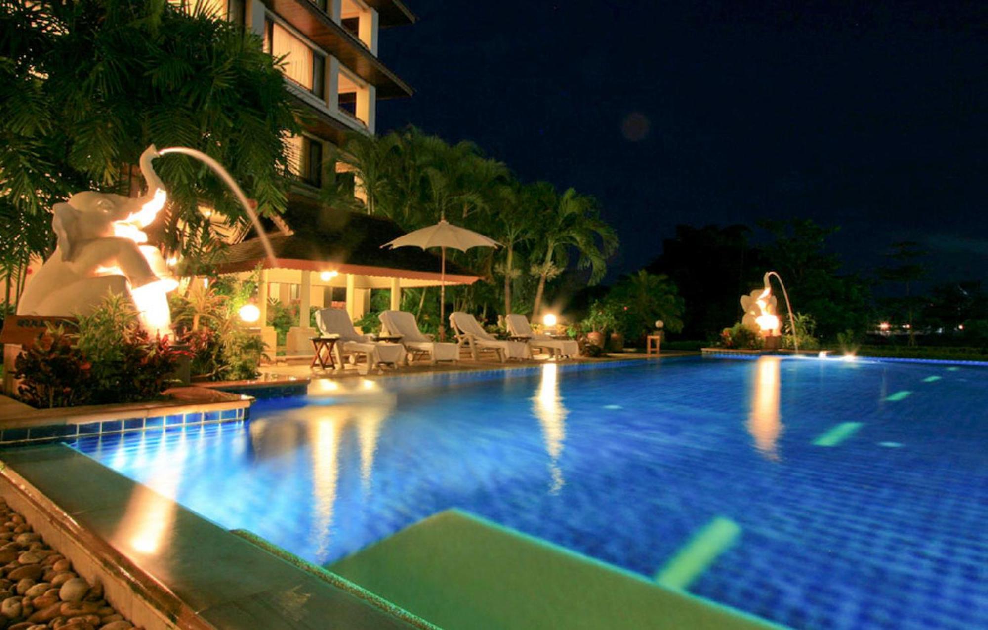 The Imperial River House Resort, Чианг Рай Екстериор снимка