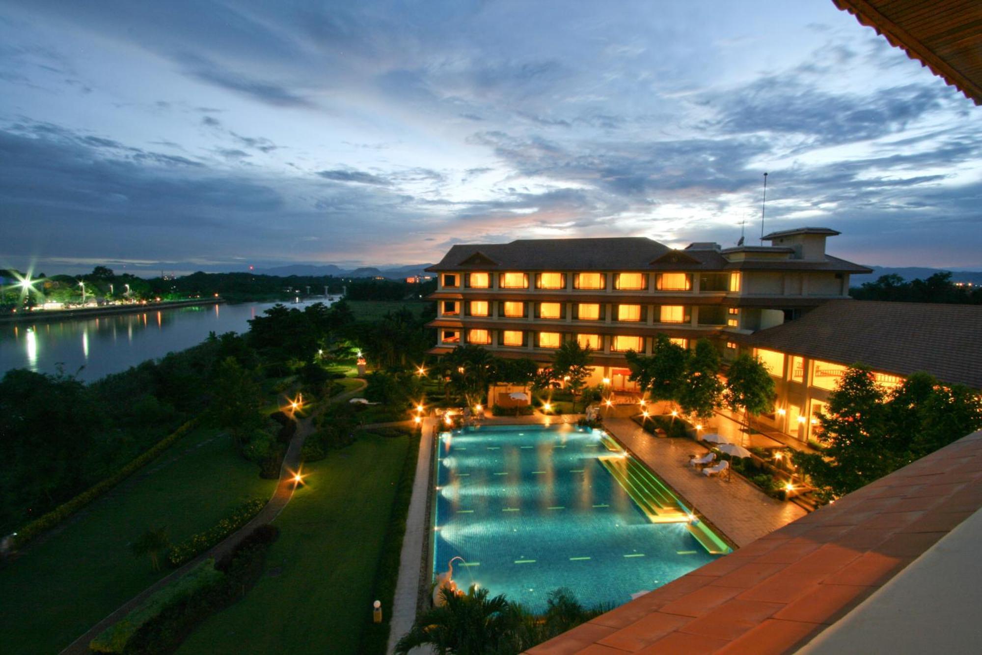The Imperial River House Resort, Чианг Рай Екстериор снимка